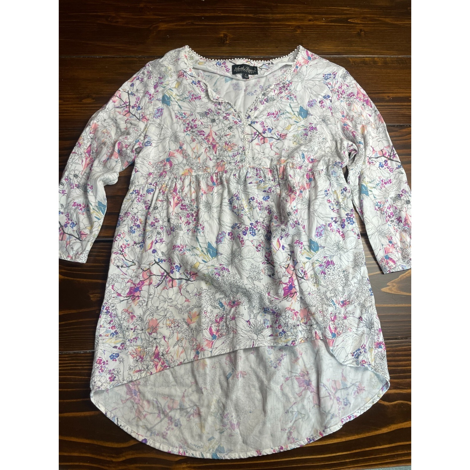 North River Shirt Women's Size S White Floral Long Sleeve Lace Trim Asymmetric